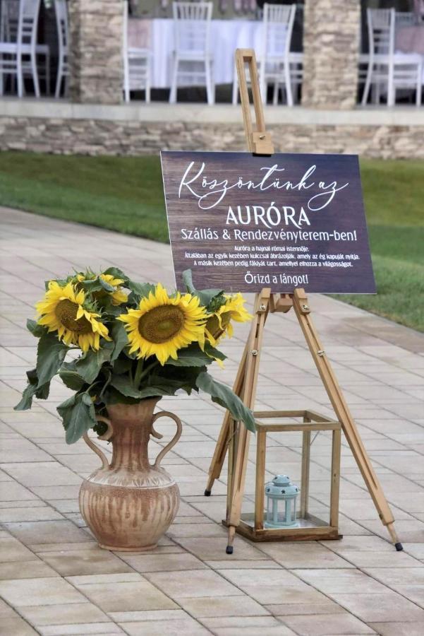 Aurora Rendezvenyterem & Szallas Jászapáti Exterior foto